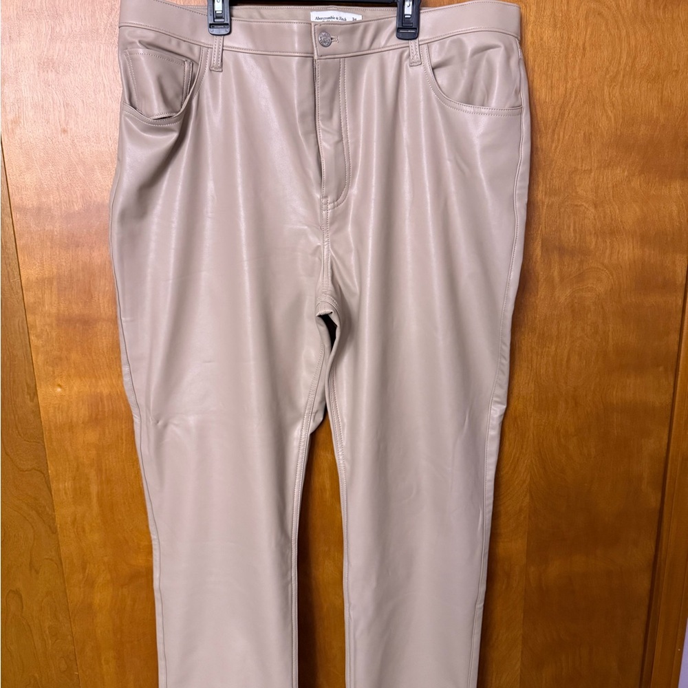 Abercrombie & Fitch Tan vegan leather Pants -18 short
